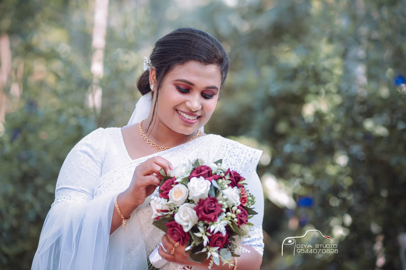 ACHOOS BEAUTY PARLOUR MEENANGADI