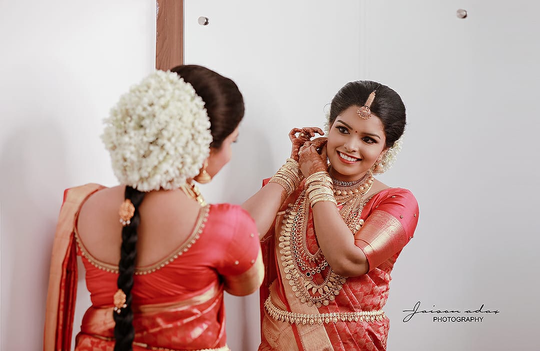 ACHOOS BEAUTY PARLOUR MEENANGADI