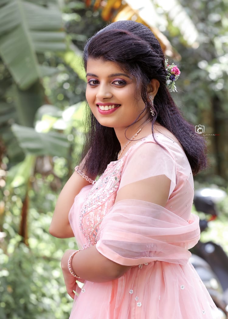 ACHOOS BEAUTY PARLOUR MEENANGADI