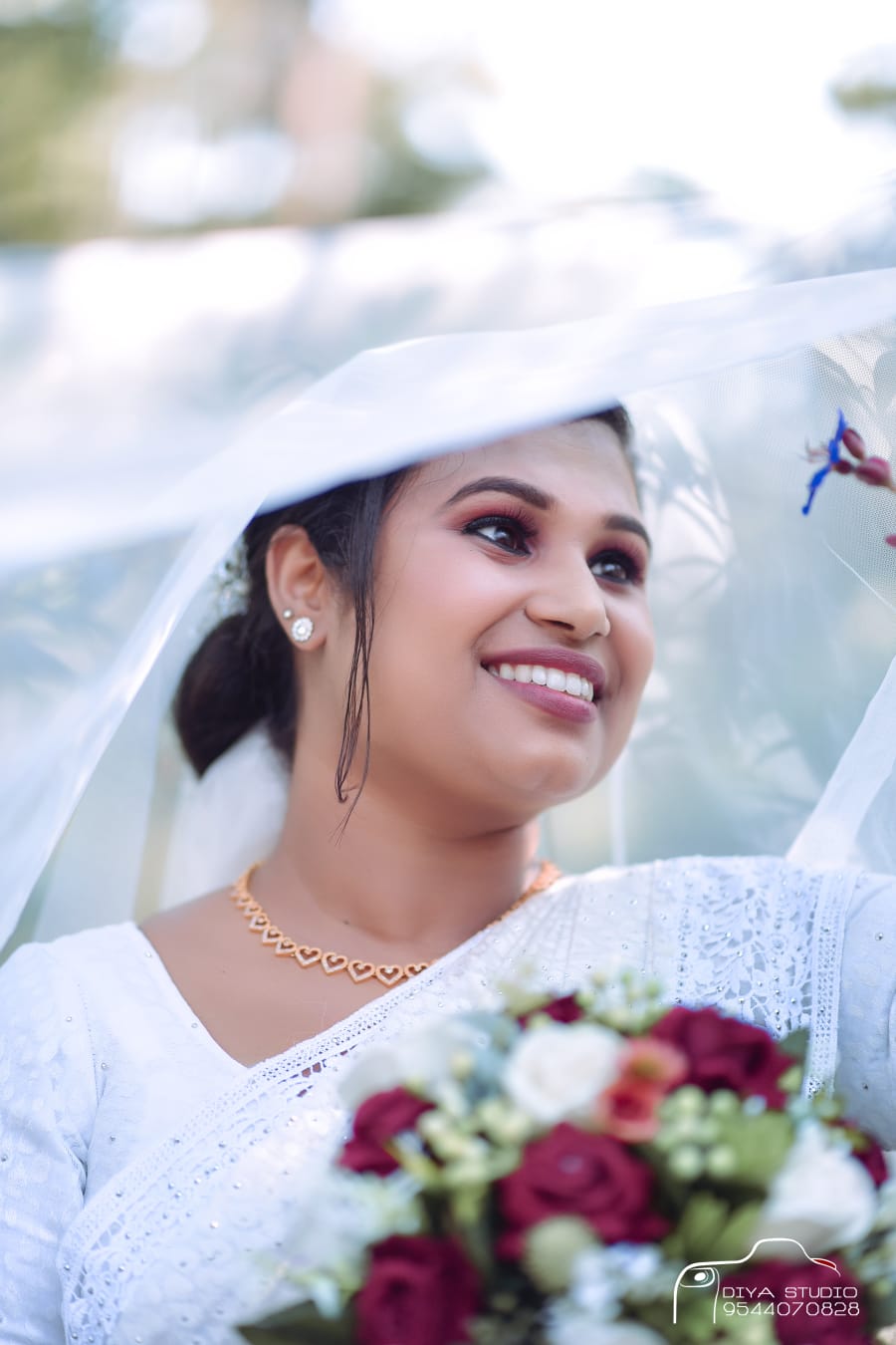 ACHOOS BEAUTY PARLOUR MEENANGADI